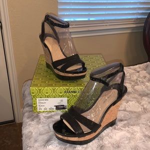 Gianni Bini Black patent leather wedge 9